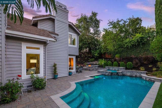 47 Kentfield Ct, Alamo CA: https://media.crmls.org/mediaz/1204e196-f9be-40e5-93ef-9873f4c87b5f.jpg
