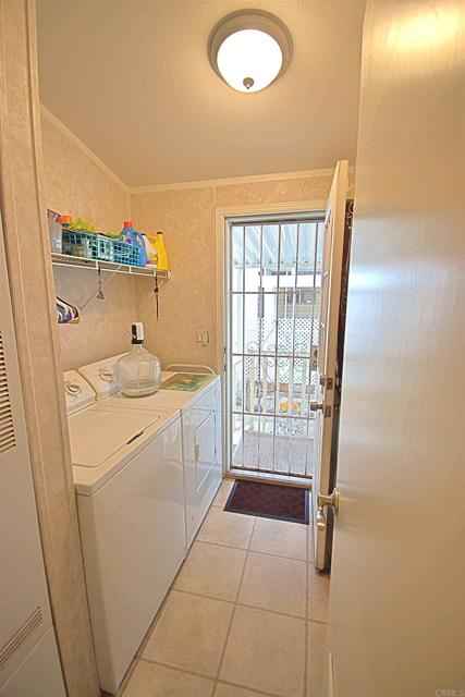 677 G Street, Chula Vista CA: https://media.crmls.org/mediaz/12058116-cb0c-421f-be2d-c997f7107fec.jpg