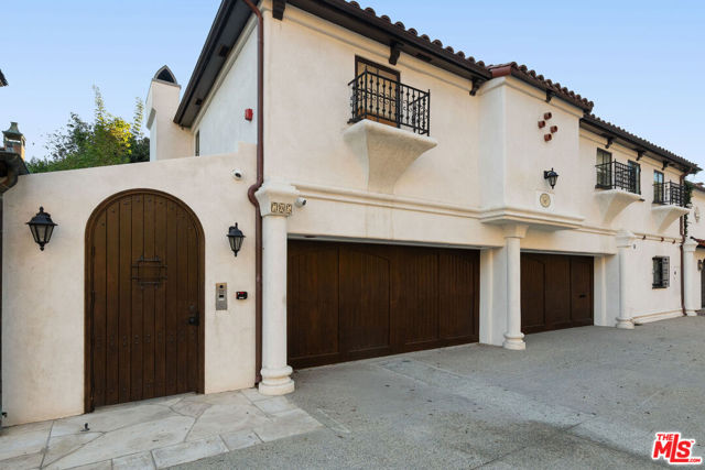 Image 59 of 72 For 705 Palisades Beach Road