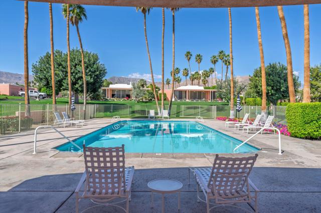 47314 Abdel Circle, Palm Desert CA: https://media.crmls.org/mediaz/1206fe3f-a3a4-4fee-bcec-d45b37fc504e.jpg