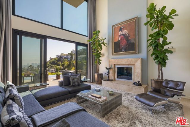 1573 Sunset Plaza Drive, Los Angeles CA: https://media.crmls.org/mediaz/12070855-7f9c-47e9-9cb6-186da32c5ab2.jpg