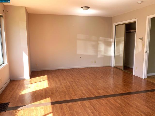 29 Anton Way, Novato CA: https://media.crmls.org/mediaz/12072193-dab7-45bb-9119-2bdaabc18f8c.jpg