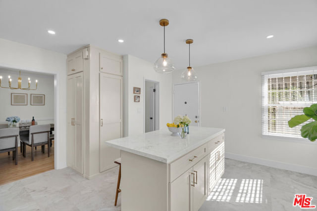 5248 Parkglen Avenue, Los Angeles CA: https://media.crmls.org/mediaz/120777ba-5ca3-4740-9b11-51d433310c6e.jpg