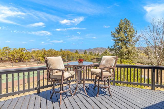 36958 Goldshot Creek Road, Mountain Center CA: https://media.crmls.org/mediaz/1207e8c8-b980-4276-b925-ad0009d51899.jpg