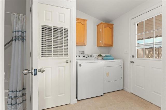 16 Primrose Street, Aptos CA: https://media.crmls.org/mediaz/1208982e-471b-4f8f-8b10-01076546f9f4.jpg