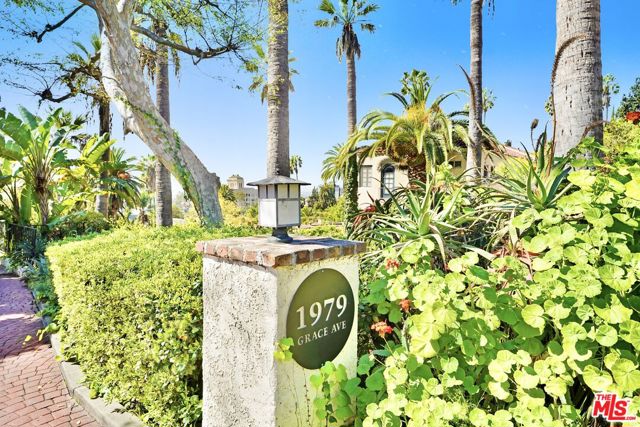 1979 Grace Avenue, Los Angeles CA: https://media.crmls.org/mediaz/12097916-b23d-42d2-8b00-4f251709a30d.jpg