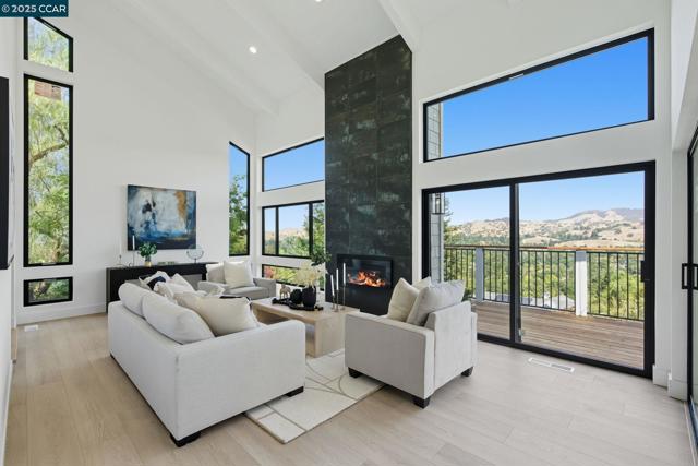 189 Rudgear Drive, Walnut Creek CA: https://media.crmls.org/mediaz/12098fd2-9690-4d22-bac3-96ba5ab551b1.jpg