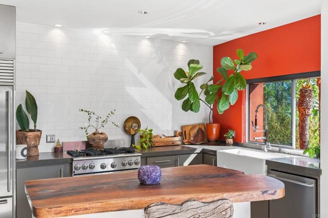 Detail Gallery Image 15 of 75 For 2893 Paseo Del Sol, Escondido,  CA 92025 - 4 Beds | 3 Baths