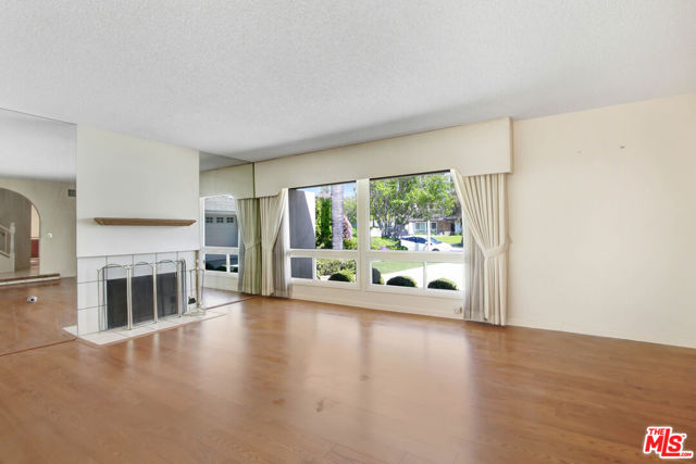 11111 Vanalden Avenue photo 7
