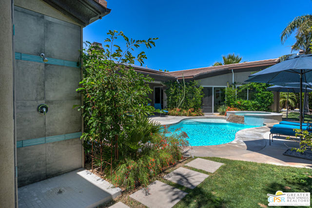 2160 N Hermosa Drive, Palm Springs CA: https://media.crmls.org/mediaz/120b619b-b392-4147-8951-afbd37ece620.jpg