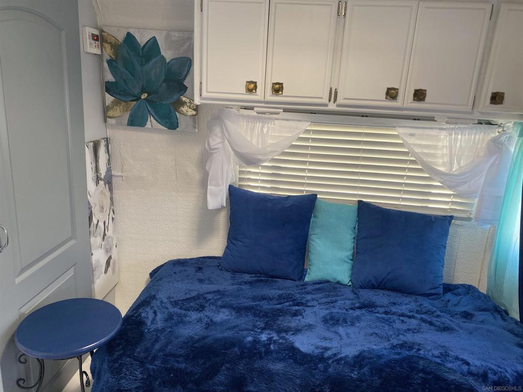 MLS #250032331SD image #13