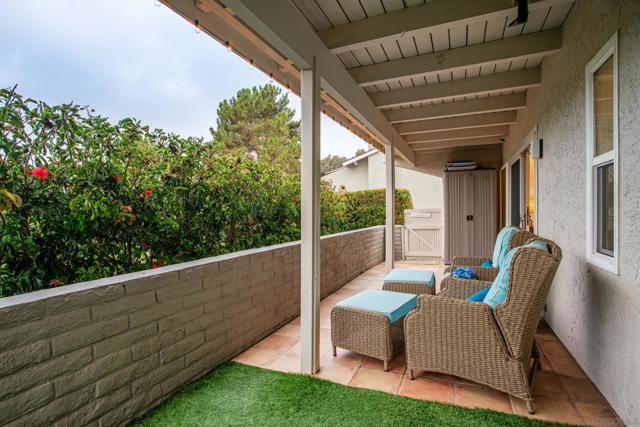 2207 Caminito Cabala, La Jolla CA: https://media.crmls.org/mediaz/120b8211-aedd-4a23-ac96-03d6865e344a.jpg