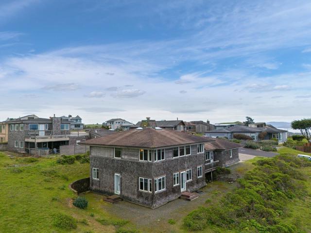 10 Maui Lane, Dillon Beach CA: https://media.crmls.org/mediaz/120ce769-ee3b-46f1-b77f-b9c292cfa000.jpg