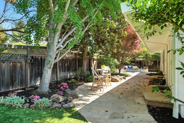 821 E Meadow Drive, Palo Alto CA: https://media.crmls.org/mediaz/120cfdf9-faae-4905-9c71-4250a4d3ef97.jpg