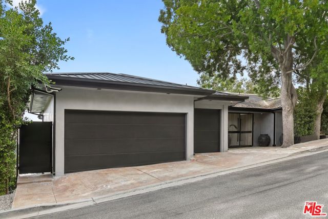 11010 Chalon Road, Los Angeles CA: https://media.crmls.org/mediaz/120d62f3-695f-40a6-9fa5-4fa3f9457417.jpg