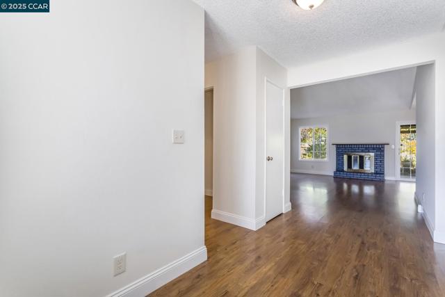 1769 Redwood Rd, Hercules CA: https://media.crmls.org/mediaz/120d8b00-adda-49ea-8b30-0b8459a20469.jpg