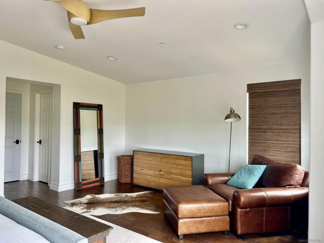 517 N Cedros, Solana Beach CA: https://media.crmls.org/mediaz/120dfef5-18d7-41a9-bfdd-e94f1dc01766.jpg