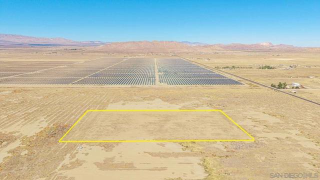 0 TBD, Rosamond CA: https://media.crmls.org/mediaz/120e00d2-2843-4a09-a181-2698c0060a7b.jpg