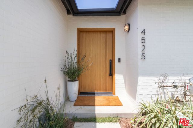 Image 4 of 56 For 4525 Greenbush Avenue