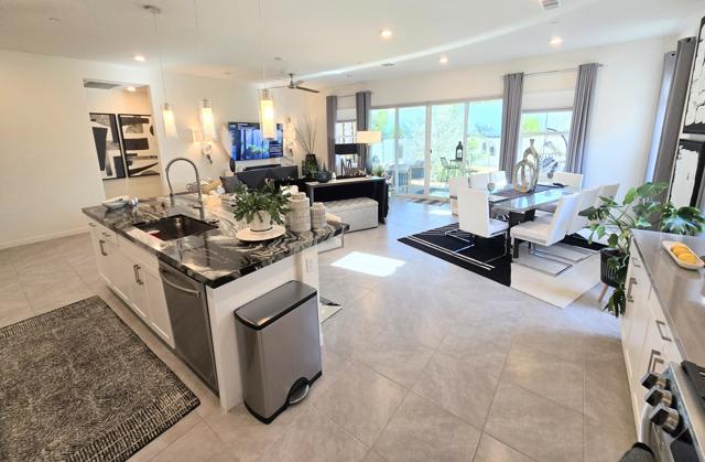 3426 Via Leonardo, Palm Desert CA: https://media.crmls.org/mediaz/120e50d7-c3dc-41d2-9a9c-f534311161bd.jpg