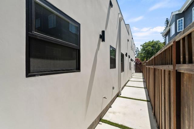 1025 Walnut Street, San Carlos CA: https://media.crmls.org/mediaz/120f2bfb-9b05-47b8-97dd-c43b63d9941b.jpg