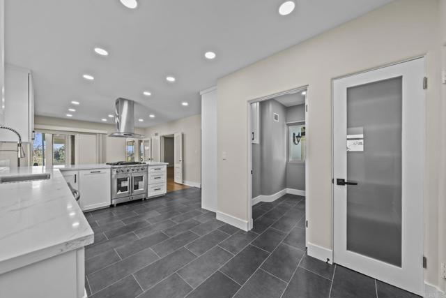 Detail Gallery Image 15 of 57 For 4811 E Alder Dr, San Diego,  CA 92116 - 5 Beds | 4 Baths