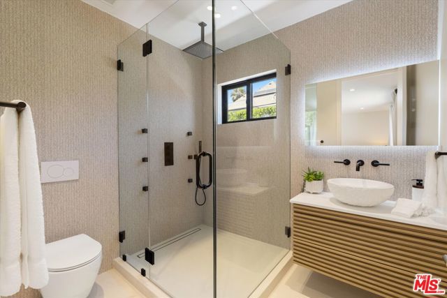 100 S La Jolla Avenue, Los Angeles CA: https://media.crmls.org/mediaz/12107c78-47cf-49ba-93c2-f5a8f6b4b204.jpg