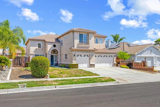 1515 Dovetail Way, Gilroy CA: https://media.crmls.org/mediaz/1210fb43-2bb1-49a7-b7c5-b60e0738fd87.jpg