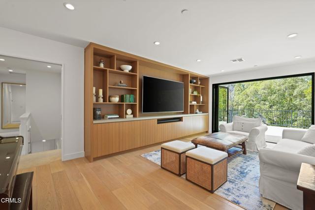 624 Camino Cerrado, South Pasadena CA: https://media.crmls.org/mediaz/12112d14-1c68-4354-b50c-b23468b53f30.jpg