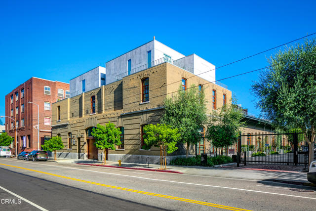 940 E 2nd Street, Los Angeles CA: https://media.crmls.org/mediaz/1211be3b-2042-4094-bfd6-00bd5b5dcac7.jpg