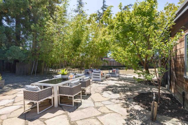 876 Southampton Drive, Palo Alto CA: https://media.crmls.org/mediaz/1211e7eb-d30d-47c4-8aa4-e6ccd5c87890.jpg
