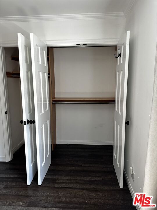 3125 Stanford Avenue, Venice CA: https://media.crmls.org/mediaz/12121672-53b8-4d8b-a2cb-2d5a65a9a37e.jpg