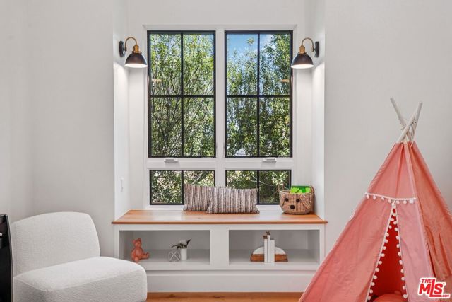 4034 Coolidge Avenue, Culver City CA: https://media.crmls.org/mediaz/1212b7e9-7d71-4562-8776-f6b669d55d4e.jpg