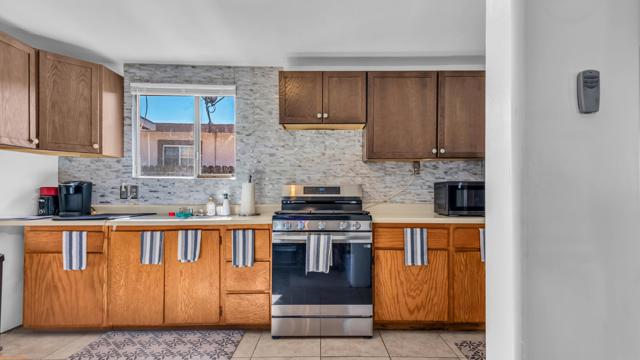 87329 Main St Street, Thermal CA: https://media.crmls.org/mediaz/1212c275-5c8a-425c-96c9-ab6e98800ad9.jpg