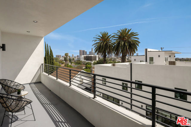 2005 Bellevue Avenue, Los Angeles CA: https://media.crmls.org/mediaz/12136adb-2174-453a-a2bc-727d1941a8e4.jpg
