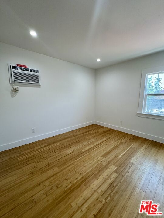 5520 Franklin Avenue, Los Angeles CA: https://media.crmls.org/mediaz/12139e78-0fdc-4f30-bb8c-af9fb1593a4e.jpg