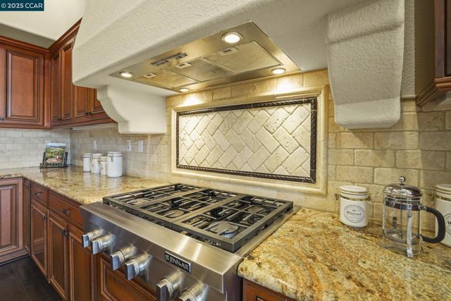 1512 Miwok Ct, Brentwood CA: https://media.crmls.org/mediaz/1213dc11-38c5-4dc3-8138-9174e55d6585.jpg