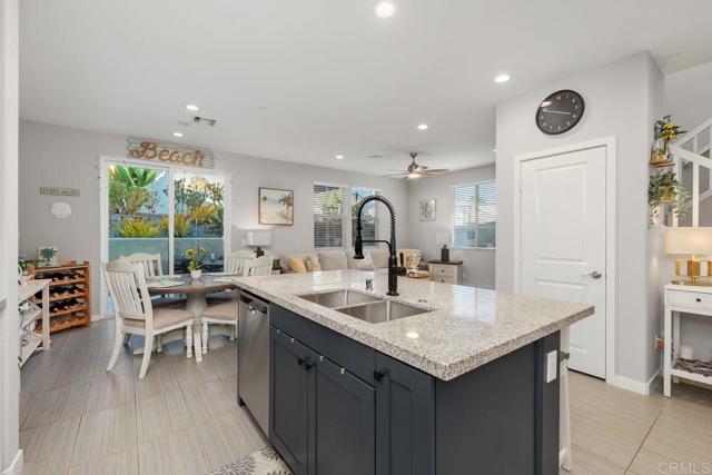 Detail Gallery Image 9 of 54 For 4126 Mission Tree Way, Oceanside,  CA 92057 - 4 Beds | 4 Baths