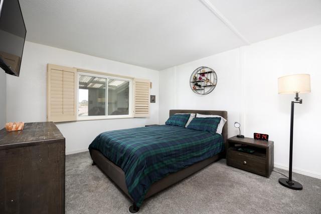 2130 Sunset Dr, Vista CA: https://media.crmls.org/mediaz/1214fabb-dc3c-4dac-99d8-50767813cde5.jpg