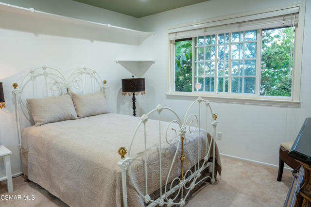 1694 Margate Place, Westlake Village CA: https://media.crmls.org/mediaz/12159a12-6260-431b-a175-1e2c01c23b98.jpg