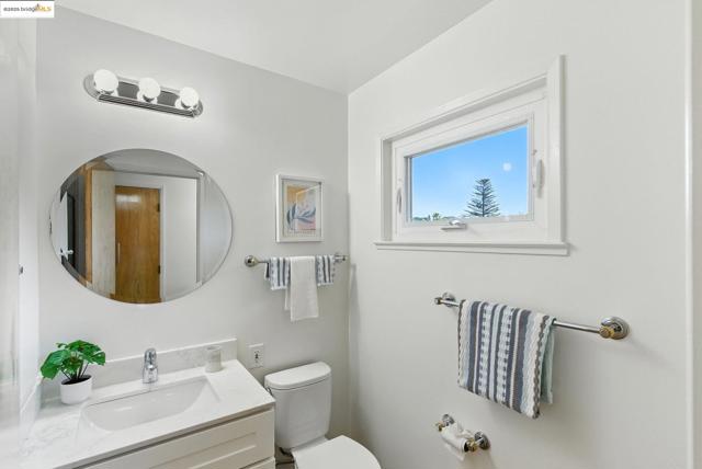 499 Blackstone Drive, San Rafael CA: https://media.crmls.org/mediaz/1217647b-613a-4f02-aaaa-1af847bbb072.jpg