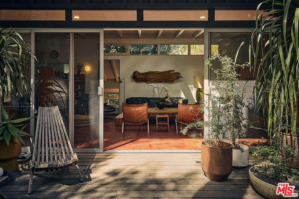 8817 Skyline Drive — image 1