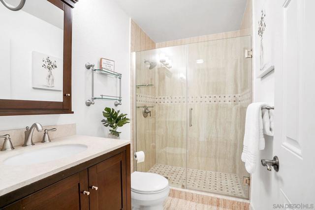 731 Edgewater Dr, Chula Vista CA: https://media.crmls.org/mediaz/121987c0-8053-4038-9518-0ce852f3e421.jpg