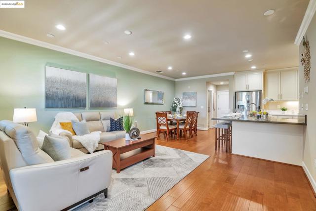 114 Teasel Cmn, Livermore CA: https://media.crmls.org/mediaz/1219e138-6c6e-4149-9dbc-de64061af102.jpg