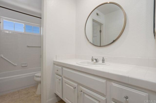 3325 Genoa Way, Oceanside CA: https://media.crmls.org/mediaz/121a0303-7c4c-4b3f-8ad1-ea6a3609d617.jpg