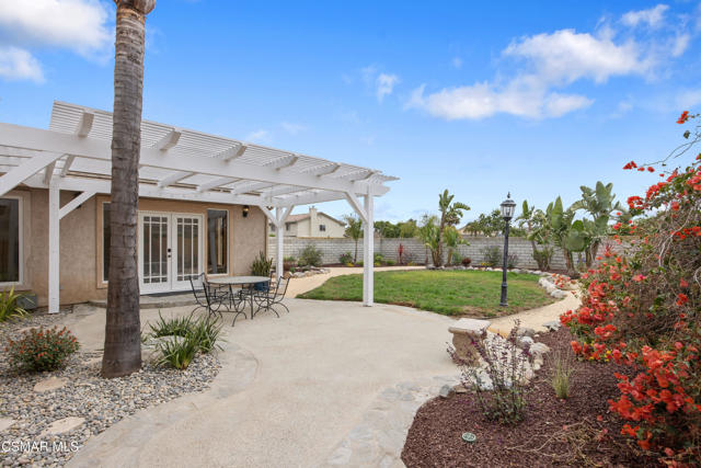 1532 Lorena Drive, Oxnard CA: https://media.crmls.org/mediaz/121a359e-aa98-458d-a5c9-ca997a3ba039.jpg