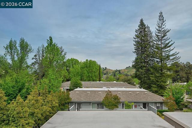 1301 Leisure Ln, Walnut Creek CA: https://media.crmls.org/mediaz/121a7c0d-c1f2-4bae-88c0-ac6572a20002.jpg