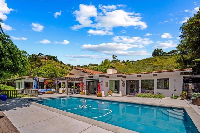 228 Vista Verde, Carmel Valley CA: https://media.crmls.org/mediaz/121ad483-f086-4713-813c-bd1622fc5f77.jpg