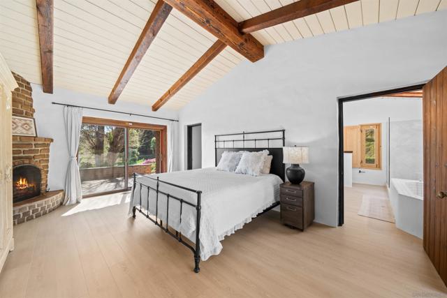 Image 42 of 75 For 1951 Cloverdale Rd