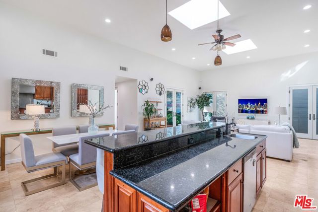 3718 S Barrington Avenue, Los Angeles CA: https://media.crmls.org/mediaz/121f2db1-9d48-426f-8559-66743a71f73d.jpg